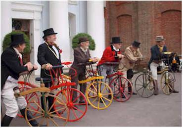 Dandy Chargers meeting illustrated on the �Veteran- Cycle Club website.