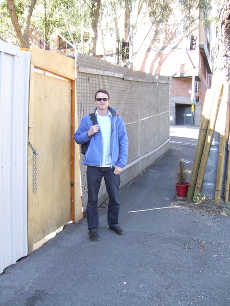 Justin Carter visiting Wasteland site Sydney