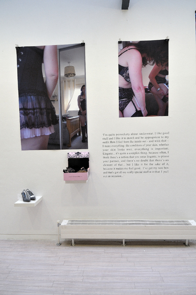 The situal self: fashioning identity discourses and loved objects