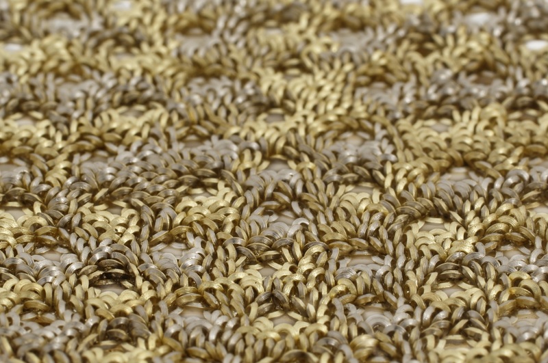 Detail - Ishihara #1 Lenticular Series Brooch - 18ct yellow and white gold - Photographer Graham Clark