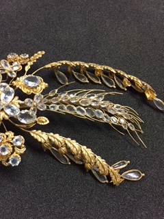research material at the museum of London.  Kinetic en tremblant brooch