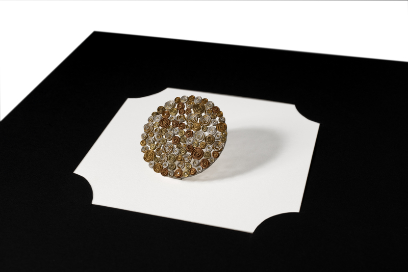 Ishihara Brooch 2020 Mixed precious gold alloys and silver 38 x 8 mm Photo Graham Clark