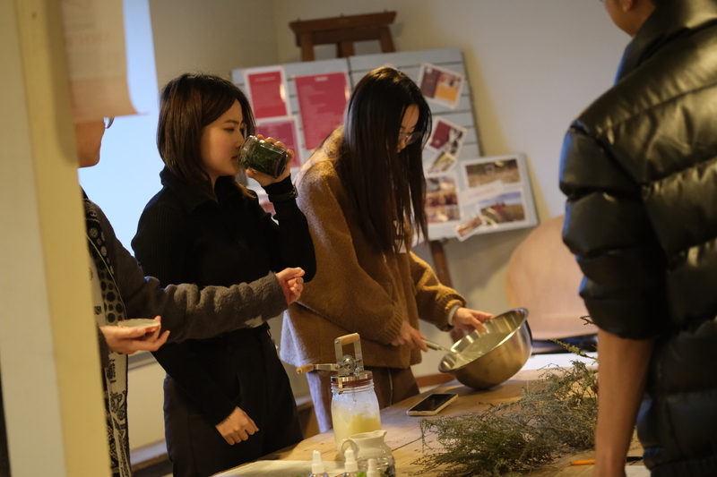 Sensing the storied landscape: taste, touch and smell-scapes