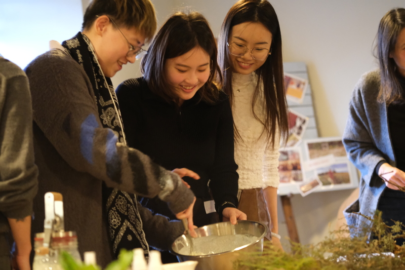 Sensing the storied landscape: taste, touch and smell-scapes