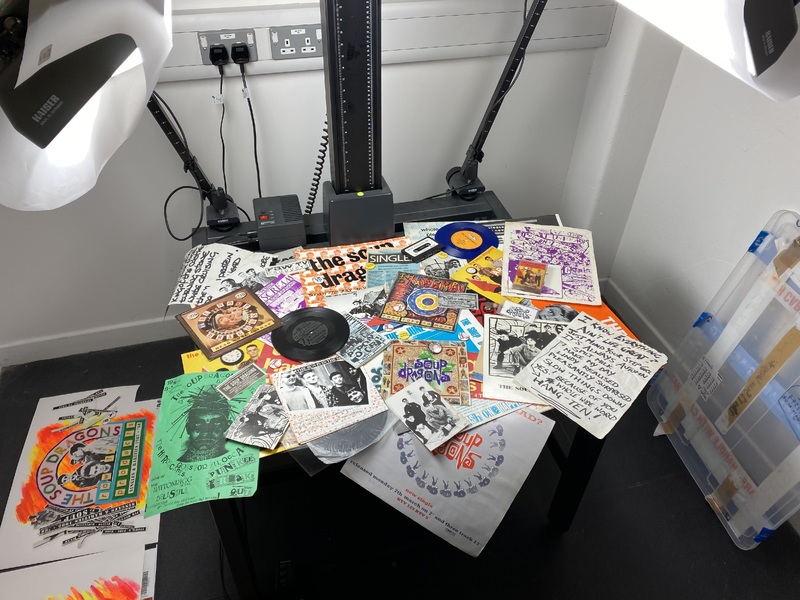 The Soup Dragons
Raw TV Products, Singles and Rarities 1985-88 (LNFG)

The Soup Dragons – John Peel session 24​.​02​.​86 (Precious)
The Soup Dragons – John Peel session 06​.​01​.​87 (Precious)
The Soup Dragons – Janice Long session 01​.​09​.​86 (Precious)
The Soup Dragons – Janice Long session 30​.​06​.​87 (Precious)